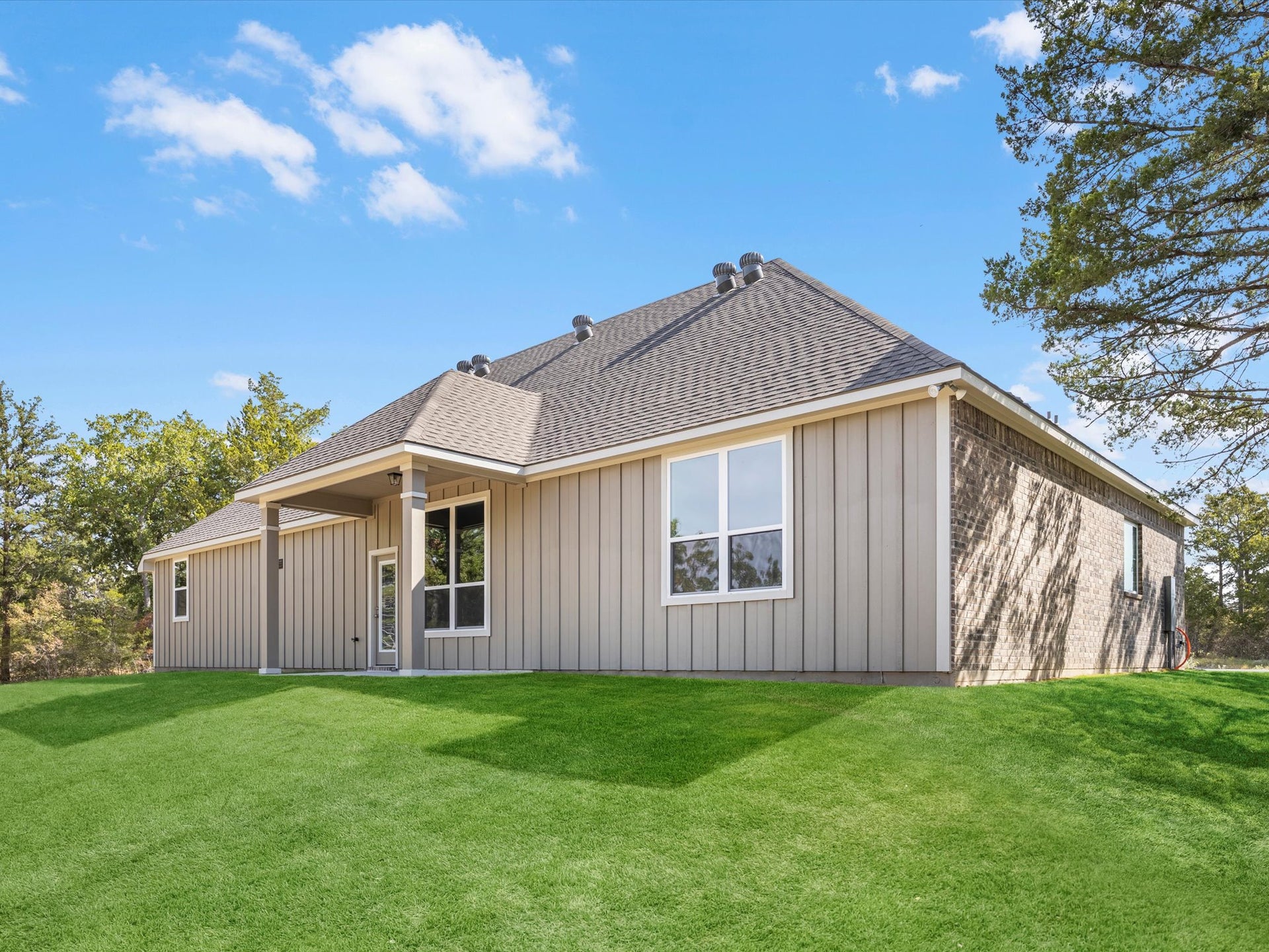 2,283sf New Home in Muir Wood - Anderson, TX